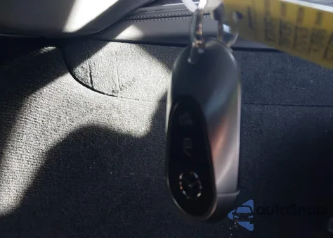 2025 Mercedes-Benz E 350 from USA, damaged, VIN W1KLF4HB9SA146294